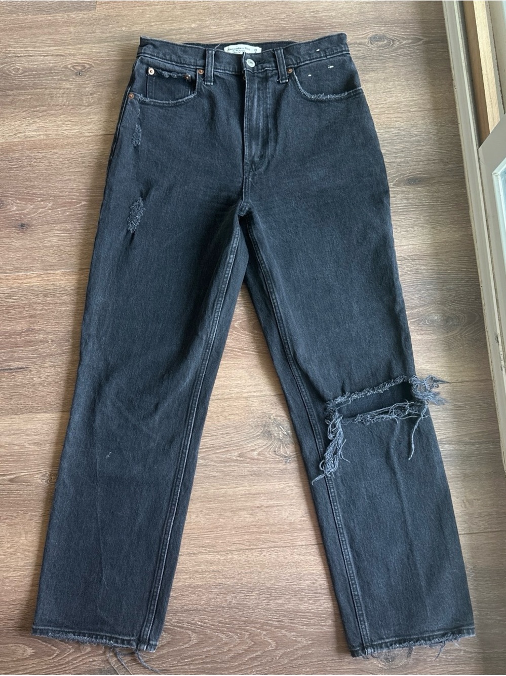 Abercrombie 90s straight ultra high rise